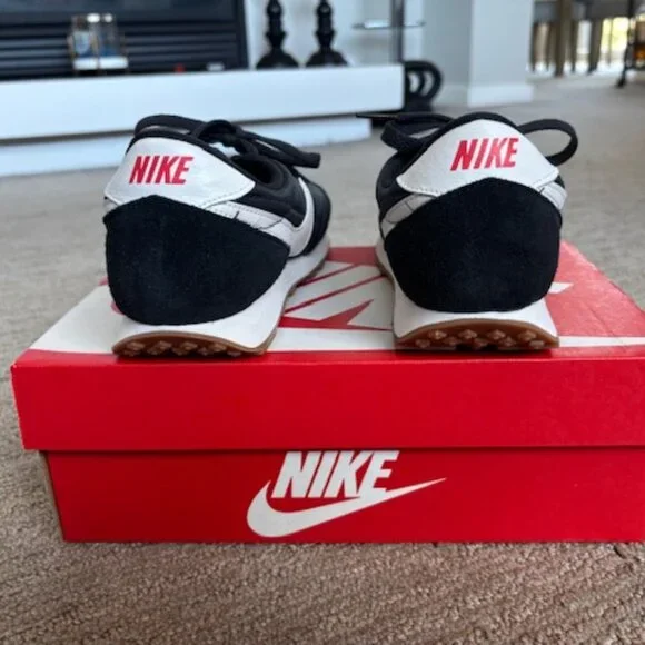 Nike Women's Daybreak Sneakers, New with Box - Picture 5 of 7
